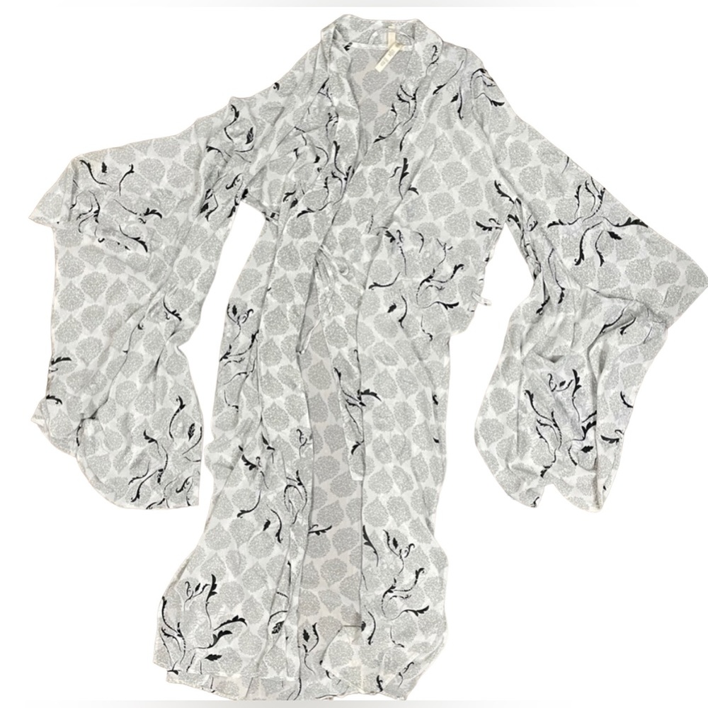 Vintage Gray and Black Floral Robe